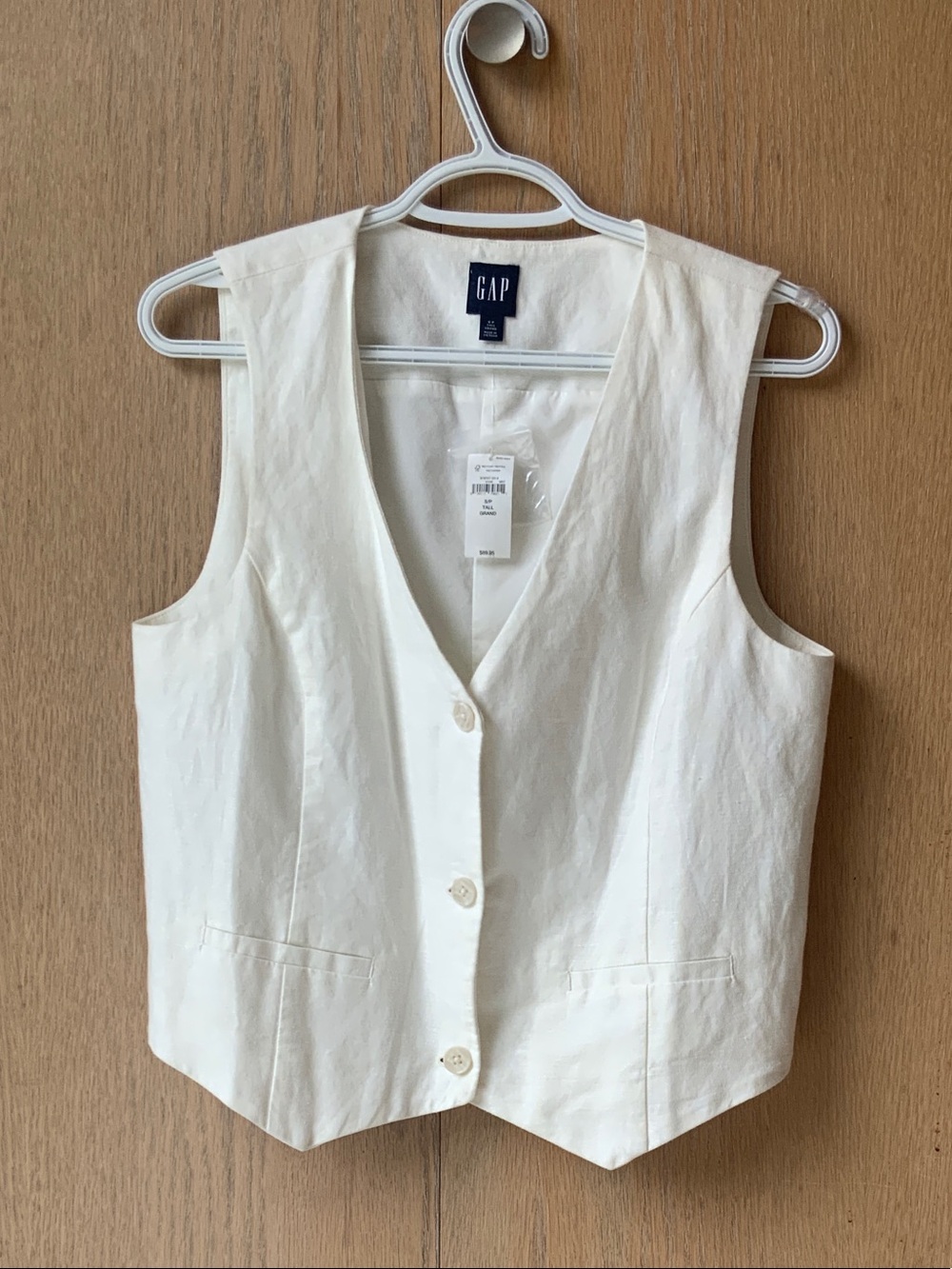 GAP White Sleeveless Button-Front Vest